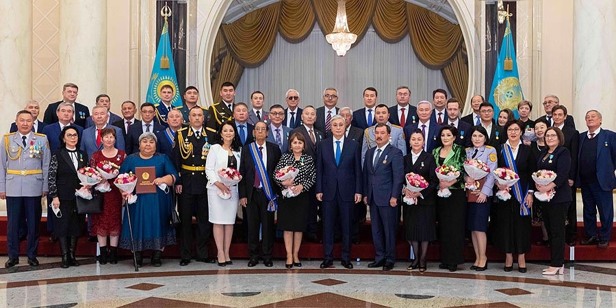 Удостоены государственных наград