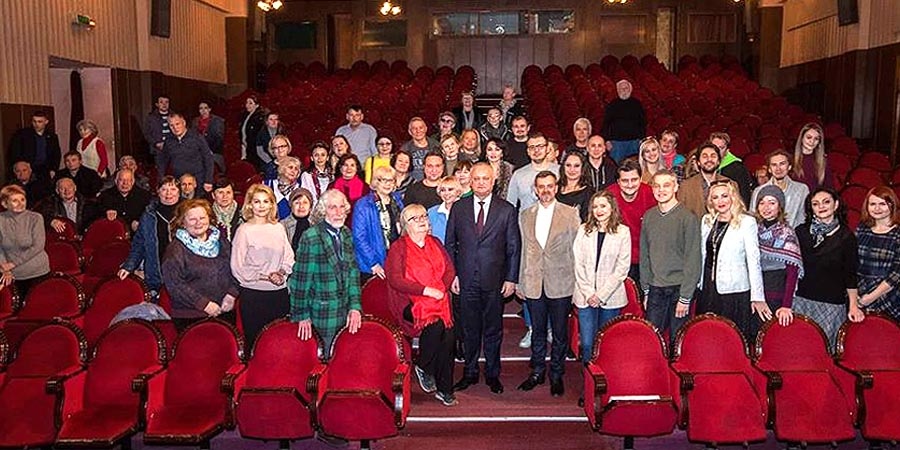 Президент поддержал Русский театр