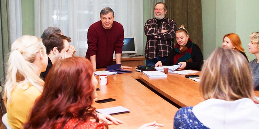 Девичник в театре Горького